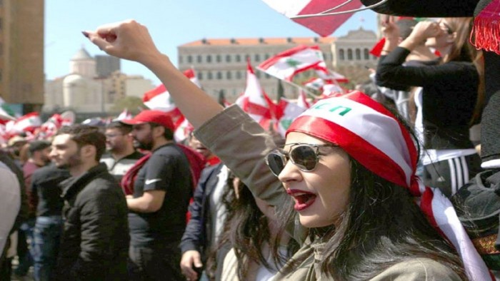 جدل علي التواصل الإجتماعي بعد اطلاق لبنانيات حملة «تزوجني بدون مهر»
